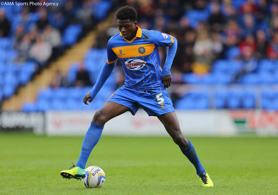 Iorfa avec le Shrewsbury Town FC.