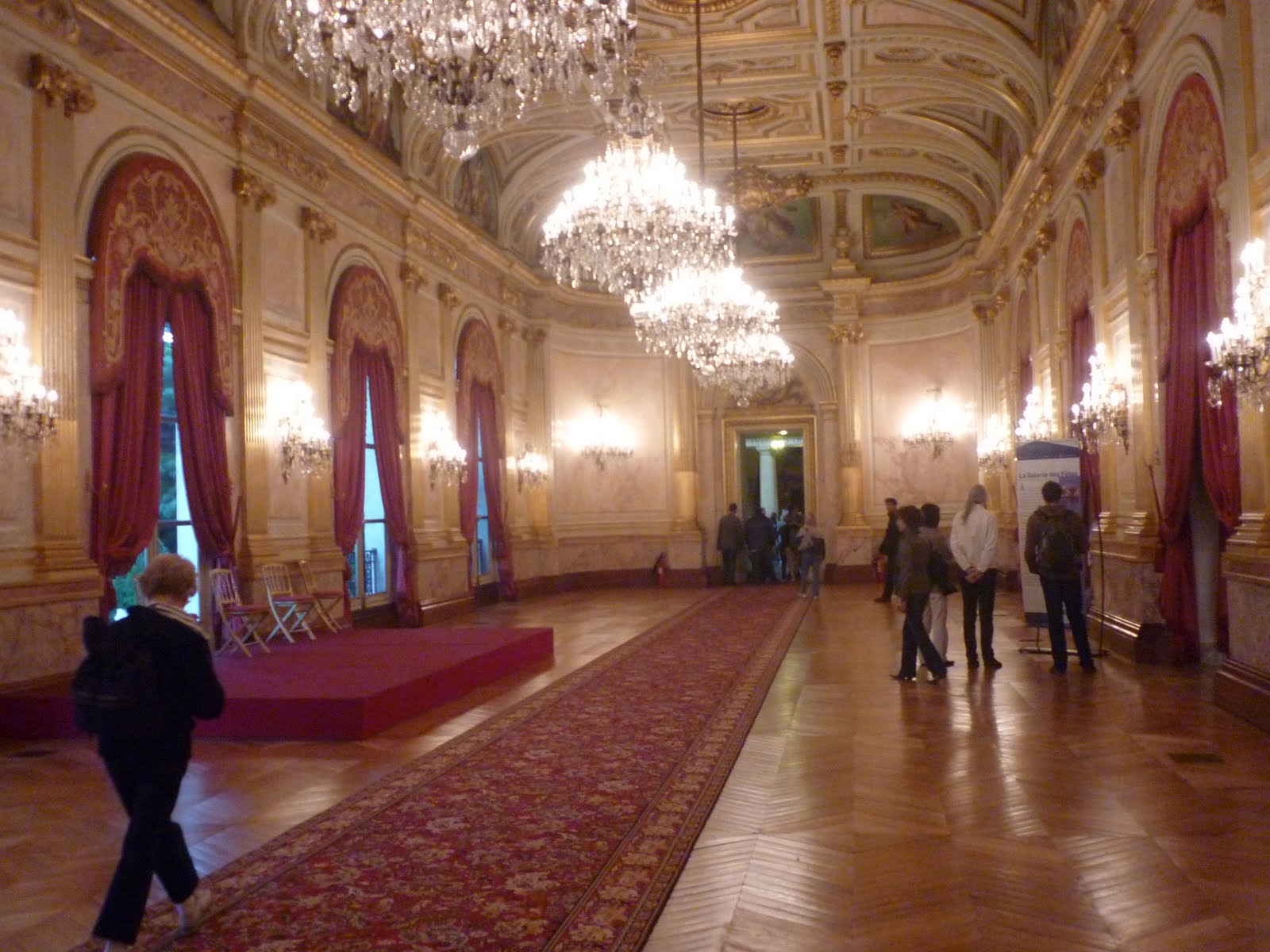 Autre photo de la salle des fête