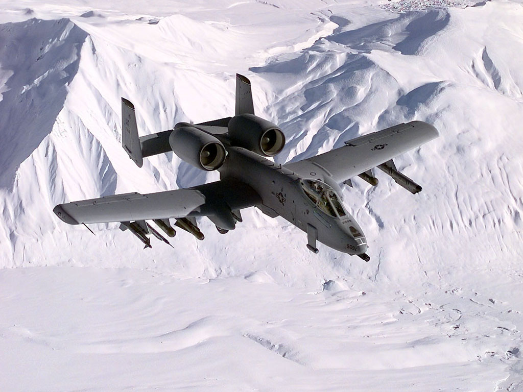 Le Fairchild A-10 est un avion d'attaque au sol en soutien à l'armée de terre.