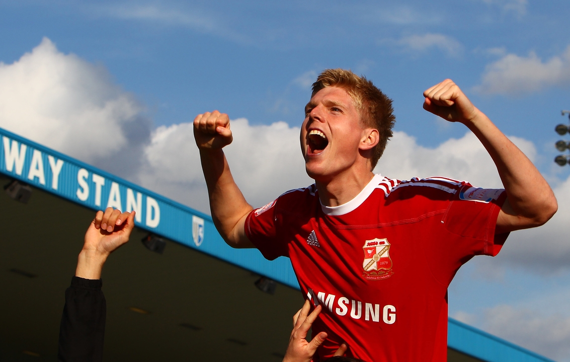 Matt Ritchie, Swindon Town