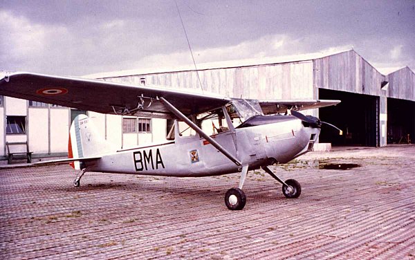 Avion de la Triple A