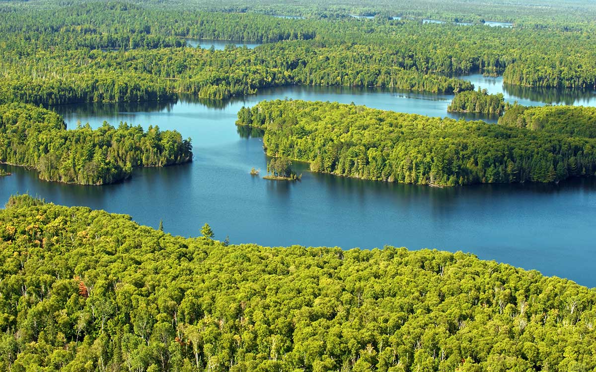 Prémices du Lac St-Laurent le long du St-Laurent en Basse Génésie.