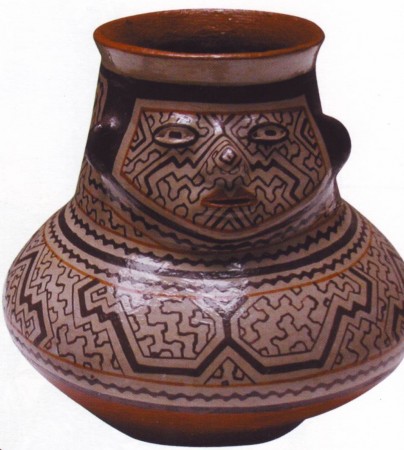 poterie représentant une divinité.