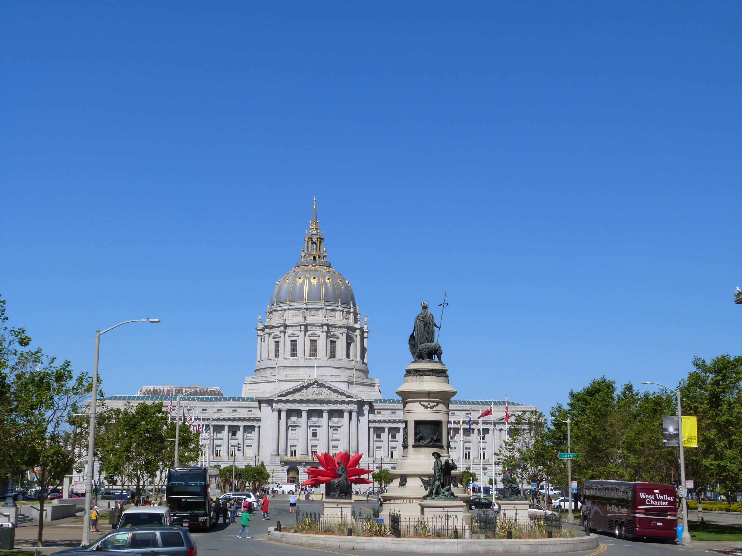 Le palais vu du parc